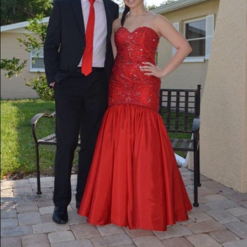 Sherri Hill Size 8 Red Prom Dress